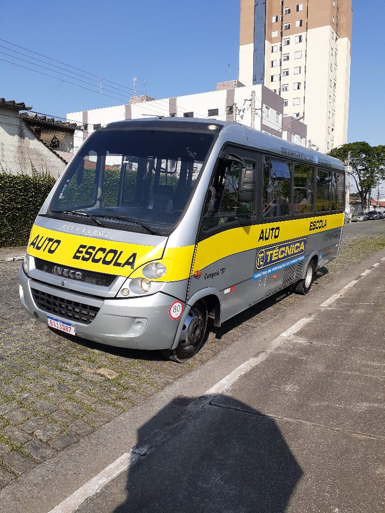 Ônibus para habilitação categoria D